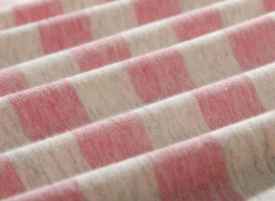 針織連衣裙時尚穿搭指南 精選外套搭配與造型靈感